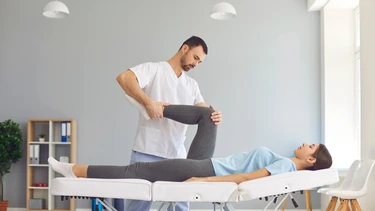 Những bài tập chữa tràn dịch khớp gối và lưu ý khi tập