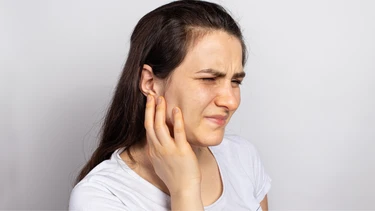 Viêm tuyến nước bọt mang tai: Triệu chứng, điều trị và phòng ngừa