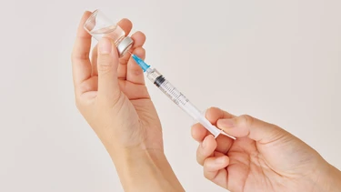 Tiêm thuốc tránh thai là gì? Hiệu quả, tác dụng phụ và những điều cần biết