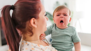 Trẻ 3 tháng bị ho: Nguyên nhân, dấu hiệu cần theo dõi và cách chăm sóc an toàn