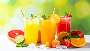 Uống gì để tăng sức đề kháng cho người lớn? Đồ uống cho từng nhóm người đặc thù