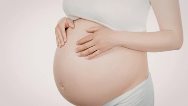 Xoa bụng gây sảy thai có đúng không và những điều mẹ bầu cần biết
