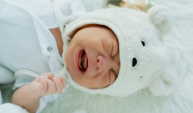 Trẻ khóc đêm thiếu chất gì? Dấu hiệu nhận biết trẻ thiếu vi chất