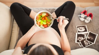 Bà bầu ăn như thế nào là đủ chất? Những thực phẩm mẹ bầu nên ưu tiên và hạn chế