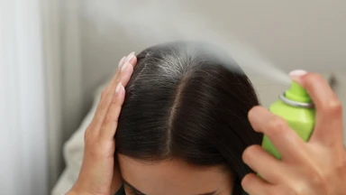 Bà bầu có được dùng dầu gội khô không? Giải đáp chi tiết cho mẹ bầu