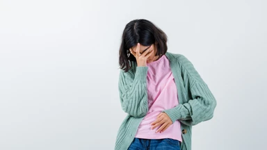 Bụng phình to căng cứng khó thở là dấu hiệu gì? Khi nào cần đi khám?
