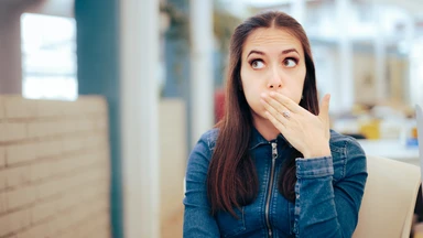 Cách chữa nấc: Mẹo đơn giản tại nhà và khi nào cần gặp bác sĩ