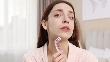 Con gái cạo ria mép có sao không? Những giải pháp giảm ria mép được nhiều người lựa chọn 