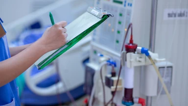 Nhiễm trùng máu có thể ảnh hưởng đến hoạt động của thận và trong một số trường hợp cần hỗ trợ lọc máu