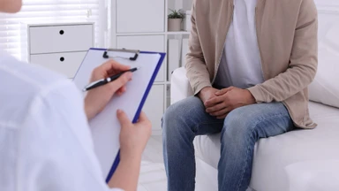 Chưa lột bao quy đầu quan hệ được không? Rủi ro và giải pháp