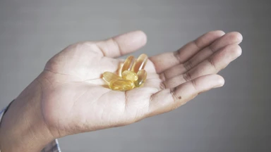 Có nên uống vitamin E và omega 3-6-9 cùng lúc hay không?