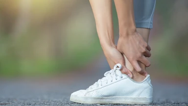 Tìm hiểu các dấu hiệu bong gân và cách xử lý phù hợp