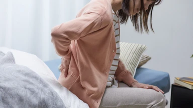 Đau lưng sau khi sinh mổ: Nguyên nhân và cách khắc phục
