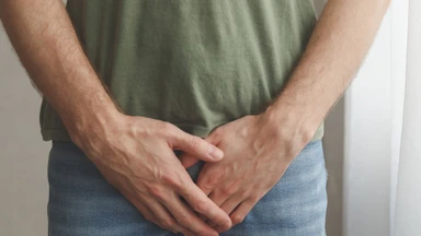 Mạch máu dưới da dương vật có thể nhìn rõ hơn ở một số nam giới