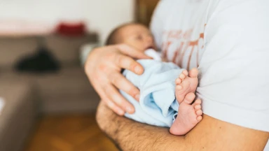 Giảm trương lực cơ ở trẻ sơ sinh: Dấu hiệu, nguyên nhân và cách xử trí