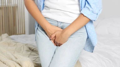 Hội chứng niệu dục tuổi mãn kinh là gì? Các biểu hiện thường gặp