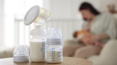 Hướng dẫn mẹ cách vắt sữa bằng máy đúng cách