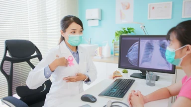 Nổi mụn xung quanh tuyến vú có phải ung thư không? Nguyên nhân và dấu hiệu cần lưu ý