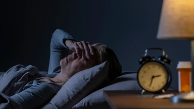 Ra mồ hôi khi ngủ mặc dù trời lạnh có đáng lo ngại không?