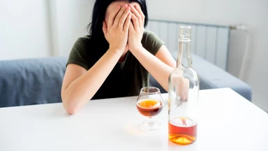 Rối loạn tâm thần do rượu: Triệu chứng, nguyên nhân và điều trị
