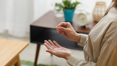 Sau sinh uống sắt và canxi trong bao lâu? Mẹ bỉm cần biết