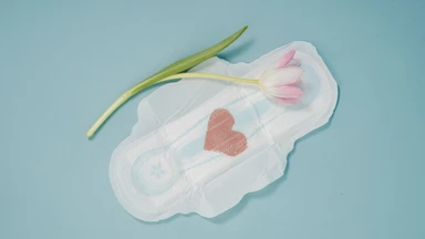 Tại sao kinh nguyệt chỉ ra vài giọt? Nguyên nhân và cách xử trí