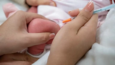 Tiêm vitamin K cho trẻ sơ sinh có tác dụng gì?