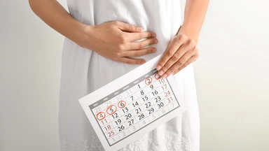Trễ kinh 2 tuần có phải dấu hiệu mang thai không? Những nguyên nhân khác có thể gây trễ kinh 2 tuần