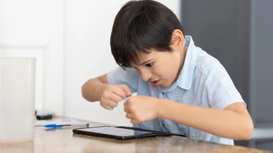 Trẻ tăng động giảm chú ý chậm nói: Nguyên nhân, dấu hiệu và cách hỗ trợ