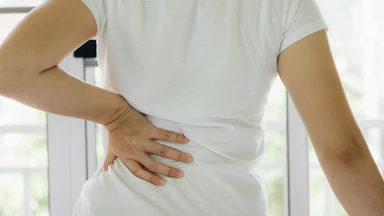 U xơ tử cung gây đau lưng là do đâu? Cách xử trí cần biết