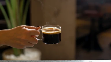 Uống canxi cùng với cà phê có sao không? 