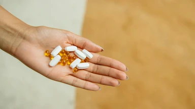 Uống canxi và omega 3 cùng lúc được không? Có giảm hấp thu?