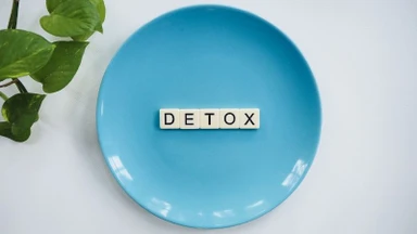 Detox là gì? Lợi ích của nước detox trong giải độc gan