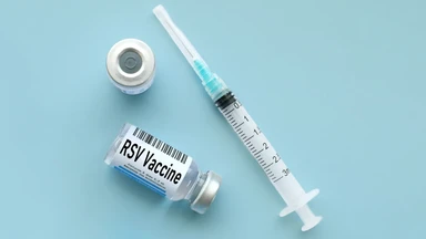 Vắc xin RSV có tiêm cùng cúm được không? Những lưu ý trước và sau khi tiêm