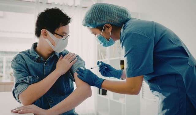 Vì sao phải tiêm vắc xin đủ liều và đúng lịch? Vai trò của vắc xin