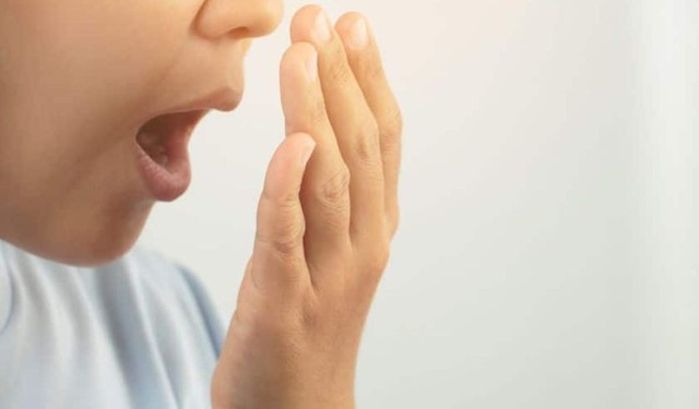 Trẻ bị hôi miệng chảy máu chân răng và cách phòng ngừa