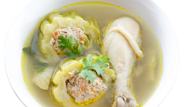 Cho con bú ăn khổ qua được không? Hướng dẫn dinh dưỡng an toàn cho mẹ