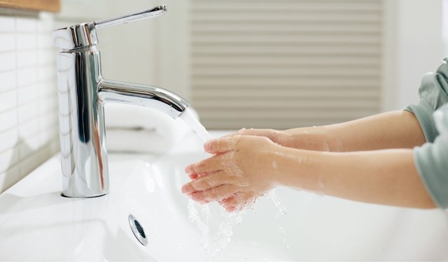 Hướng dẫn chi tiết các bước rửa tay cho trẻ mầm non chuẩn Bộ Y tế