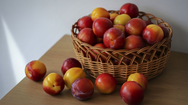 Ăn mận có tốt không​? Những lợi ích sức khỏe khi ăn mận