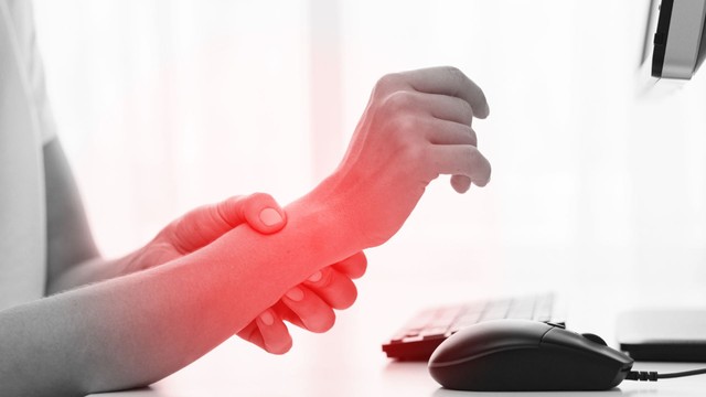 Bài tập hội chứng ống cổ tay: Cách tập đúng giúp giảm đau nhức và phục hồi chức năng tay