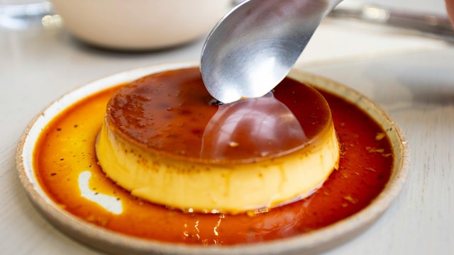 Bánh flan bao nhiêu calo? Ăn nhiều có béo không?