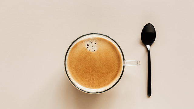 Bầu uống cà phê hòa tan được không? Ảnh hưởng thai nhi không? 