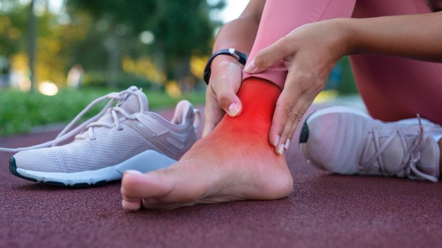 Chấn thương cổ chân: Nguy cơ, chẩn đoán, cách điều trị và phòng ngừa