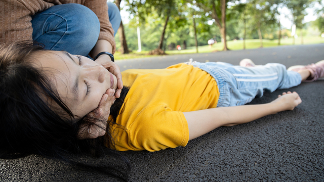 Hạ đường huyết là gì? Nguyên nhân, triệu chứng và cách điều trị