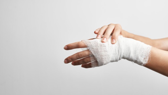 Rạn xương (nứt xương): Dấu hiệu, nguyên nhân, phương pháp chẩn đoán, điều trị và phòng ngừa