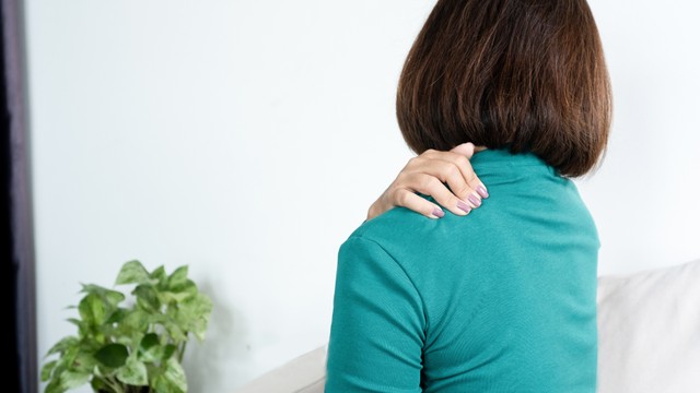 Viêm bao hoạt dịch khớp vai là gì? Nguyên nhân và cách phòng ngừa hiệu quả