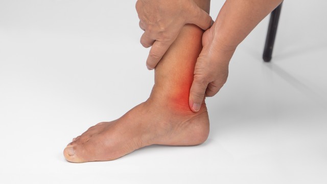 Viêm khớp cổ chân là gì? Nguyên nhân và cách phòng ngừa hiệu quả