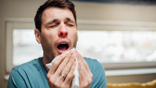 Bệnh nhân sốt virus có lây không và cách xử lý?