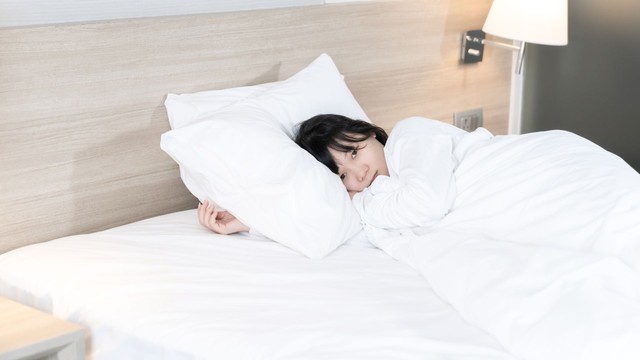 Bị chóng mặt khi nằm nghiêng bên trái: Cảnh báo rối loạn tiền đình và bệnh lý tiềm ẩn