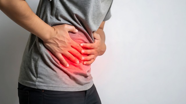 Bị đau bụng dưới ở nam: Nguyên nhân, dấu hiệu cảnh báo và khi nào cần đi khám?